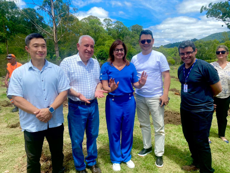 iprem-marca-presenca-em-acao-de-plantio-de-730-mudas-promovida-pela-prefeitura